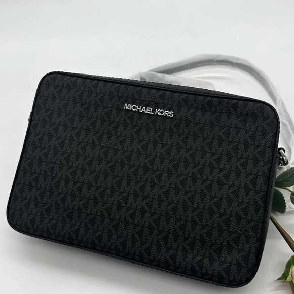 Michael Kors EW Crossbody Bag Black Leather - Picture 1 of 10